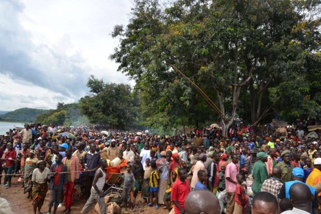 L’Agence des Nations Unies travaille à relocaliser des milliers de réfugiés du Burundi qui ont fui en Tanzanie sur le lac Tanganyika, utilisant un vieux ferry ne pouvant contenir que 600 personnes. Source en fin d'article
