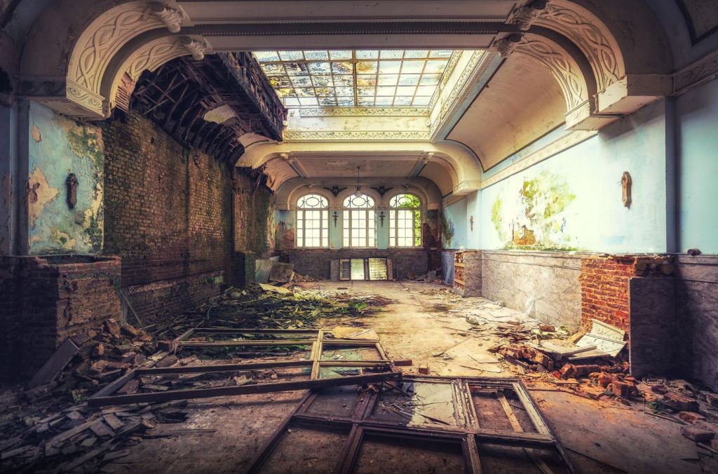 Ruins Are An Excellent Place To Built A Throne - Daily Shatzi: Tuesday Theme