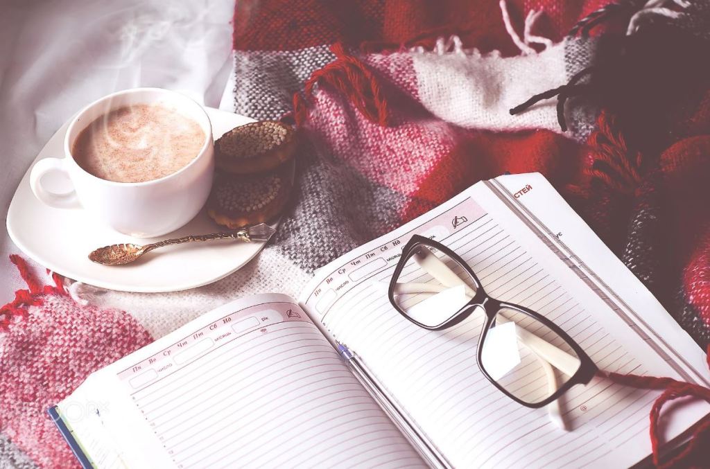 I'm Not Nesting, I'm Cocooning - Daily Shatzi: Sunday Theme